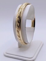  14KT YELLOW GOLD TEXTURED DIAMOND CUT HINGED BANGLE BRACELET