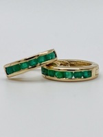  10KT YELLOW GOLD ~.50 TOTAL CARAT WT. ROUND EMERALD HUGGIE HOOP EARRINGS