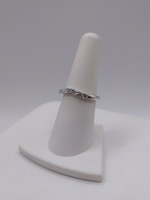  SIZE 7 14KT WHITE GOLD ~.35 TOTAL CARAT WT. DIAMOND ACCENT CONTURED BAND RING