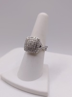  SIZE 7 14KT WHITE GOLD ~.80 TOTAL CARAT WT. DIAMOND PAVE SET SQUARE TOP RING
