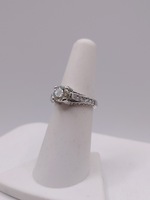  SIZE 5.5 950 PLATINUM ~.90 CARAT ROUND DIAMOND CENTER WITH DIAMOND ACCENTS RING