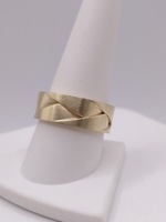  SIZE 10 18KT YELLOW GOLD WOVEN PATTERN BRUSHED FINISH BAND RING
