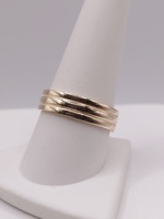 Size 10 14kt Yellow Gold Polished Finish and Engraved Three Ridge Band Ring