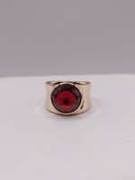  SIZE 6 14KT YELLOW GOLD ~8 CARAT ROUND GARNET HOLLOW BAND RING