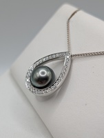  14KT WHITE GOLD BLACK PEARL AND DIAMOND PENDANT ON 18" WHEAT CHAIN NECKLACE