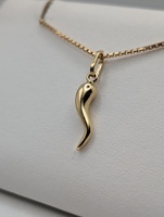  18KT YELLOW GOLD 3/4" ITALIAN HORN PENDANT