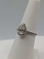  SIZE 7 14KT WHITE GOLD LAB GROWN 1 CARAT PEAR CUT DIAMOND WITH ACCENTS RING