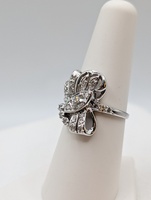  SIZE 7 14KT WHITE GOLD ~.60 TOTAL CARAT WT. DIAMOND RIBBON MOTIF VINTAGE RING
